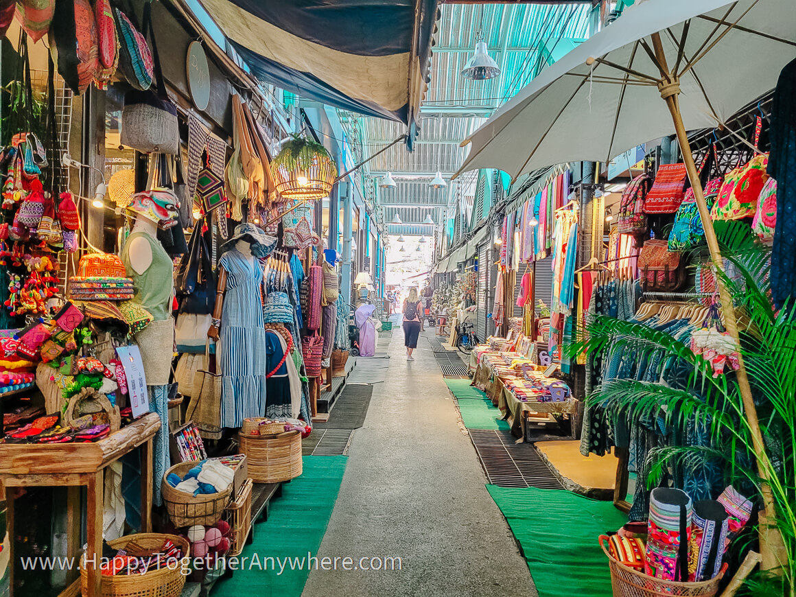 How To Survive Chatuchak Market in Bangkok